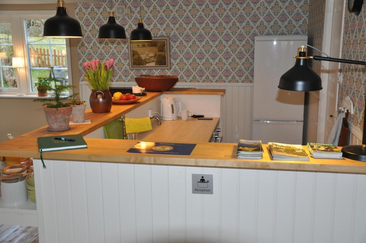 Hotel & Pensionat Bjoerkelund Stenbrohult  外观 照片