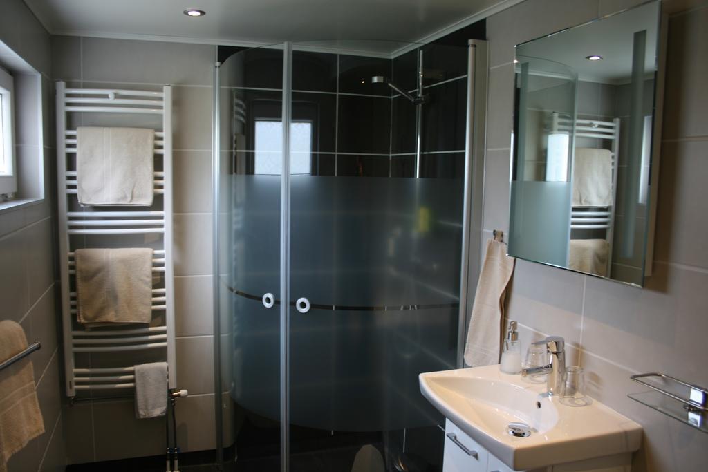 Hotel & Pensionat Bjoerkelund Stenbrohult  客房 照片