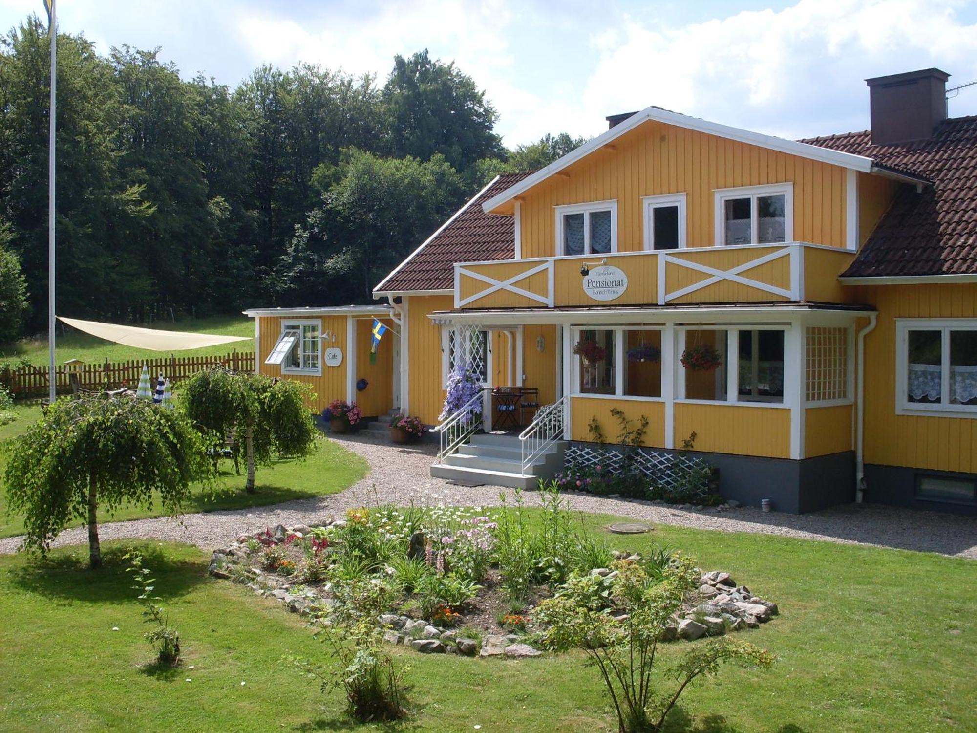 Hotel & Pensionat Bjoerkelund Stenbrohult  外观 照片