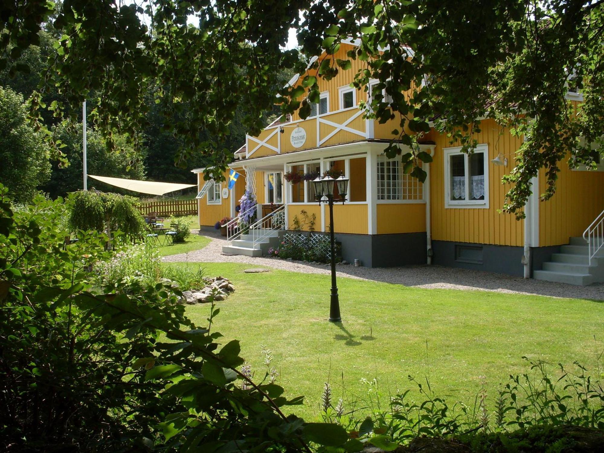 Hotel & Pensionat Bjorkelund Stenbrohult  外观 照片