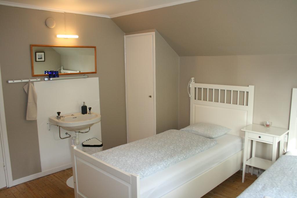 Hotel & Pensionat Bjoerkelund Stenbrohult  外观 照片