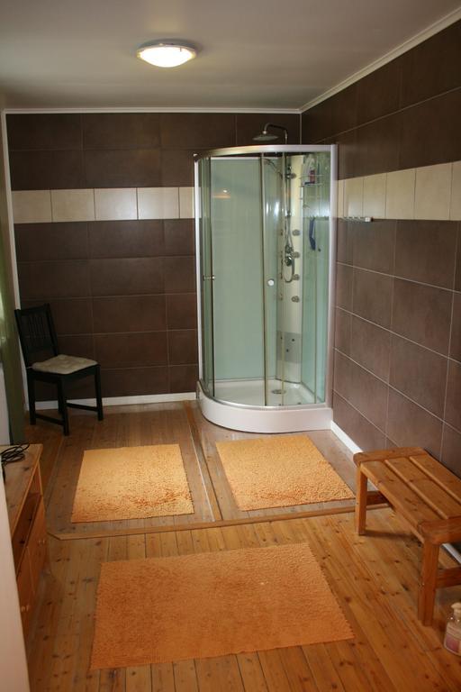 Hotel & Pensionat Bjoerkelund Stenbrohult  外观 照片