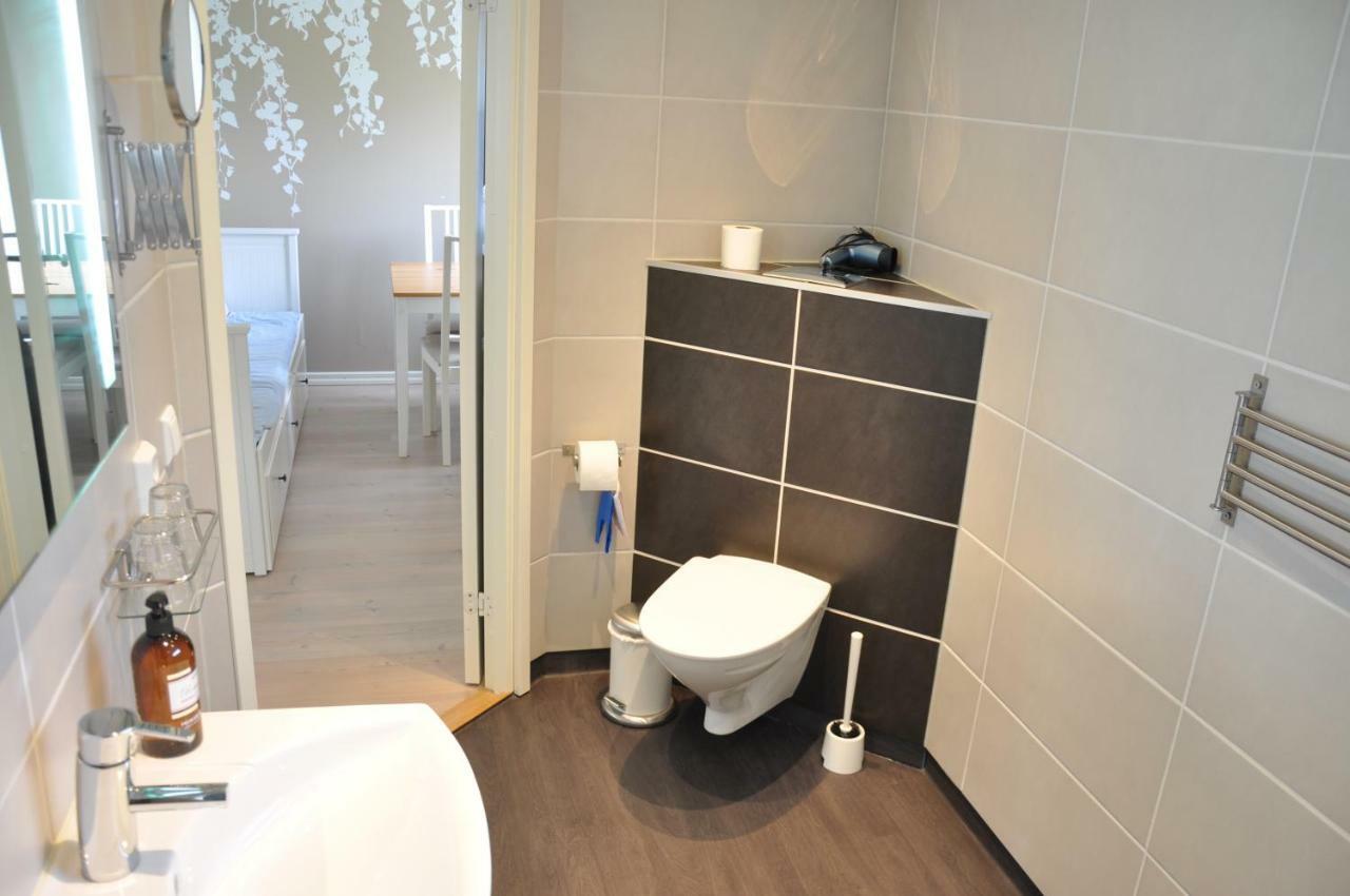 Hotel & Pensionat Bjoerkelund Stenbrohult  外观 照片