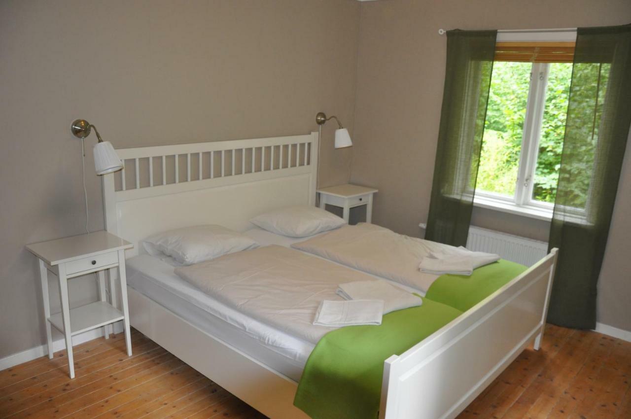 Hotel & Pensionat Bjoerkelund Stenbrohult  外观 照片