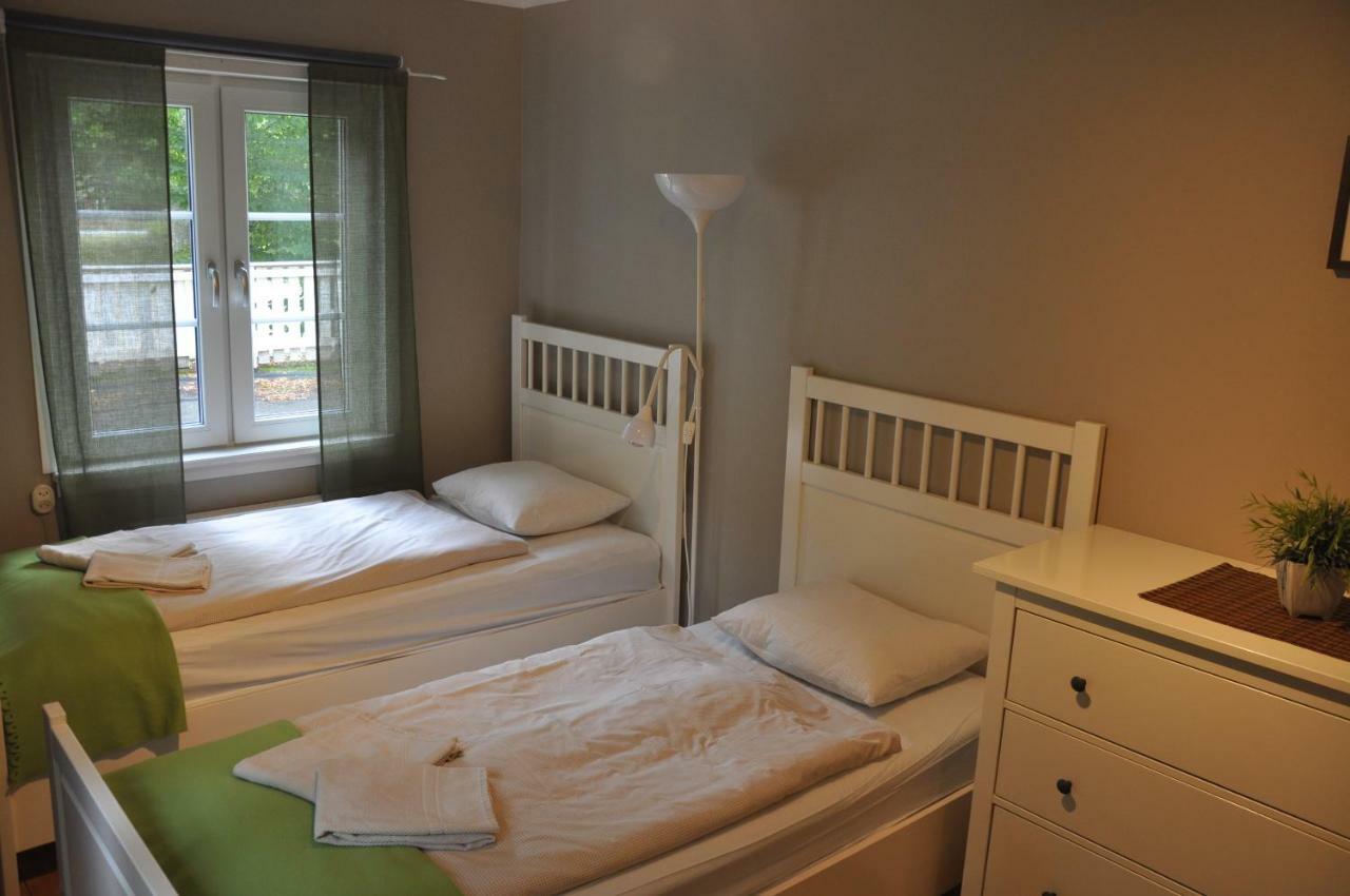 Hotel & Pensionat Bjoerkelund Stenbrohult  外观 照片